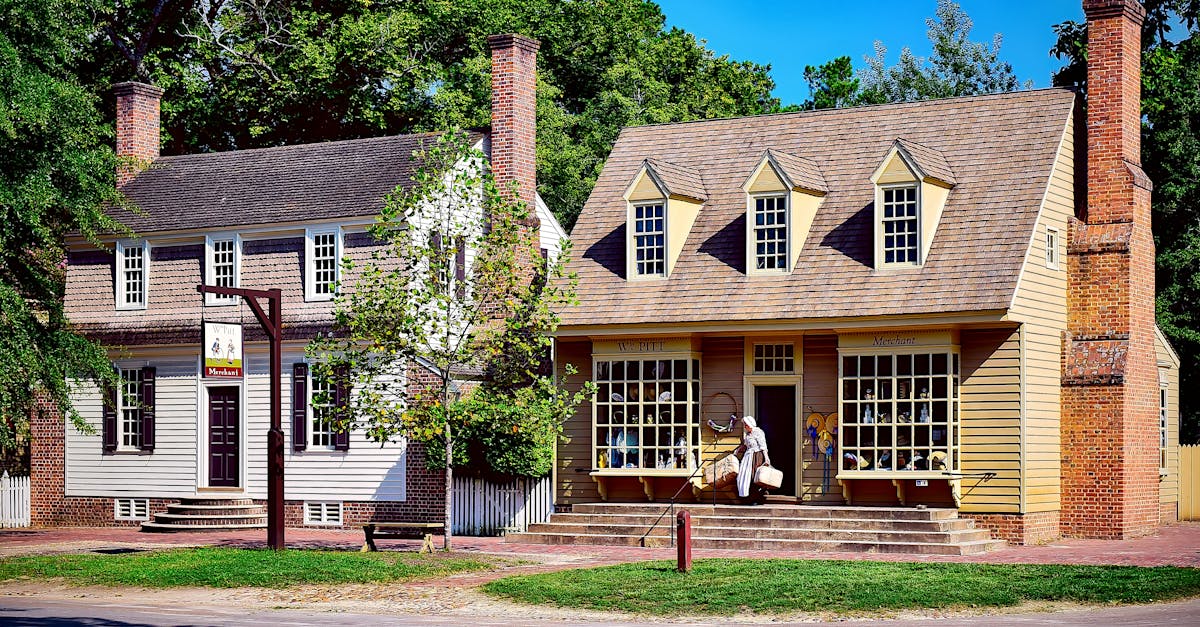 Charming colonial architecture of historic buildings in Williamsburg, showcasing classic design.